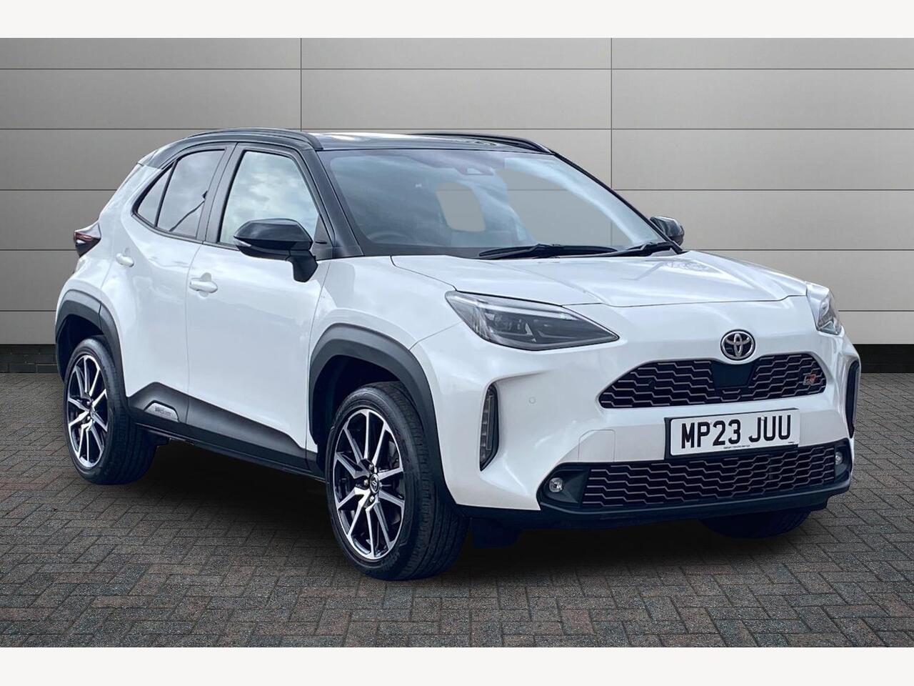 Main listing image - Toyota Yaris Cross