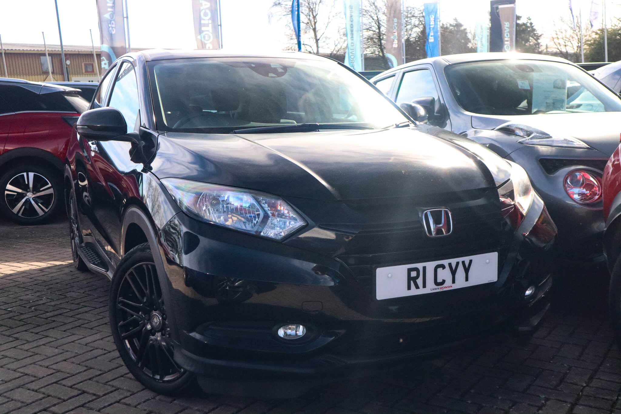 Main listing image - Honda HR-V