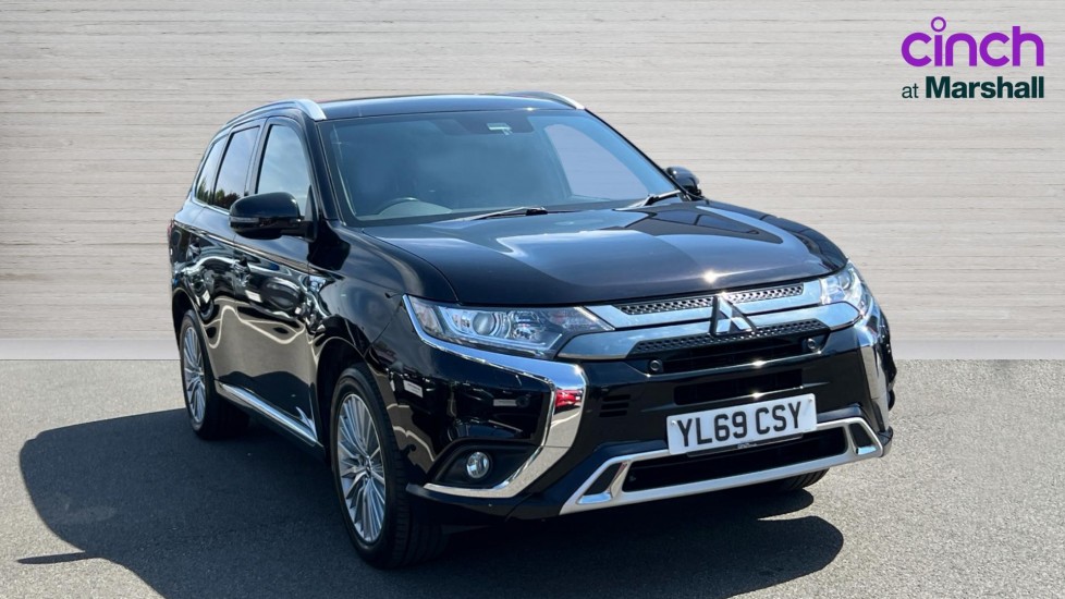Main listing image - Mitsubishi Outlander