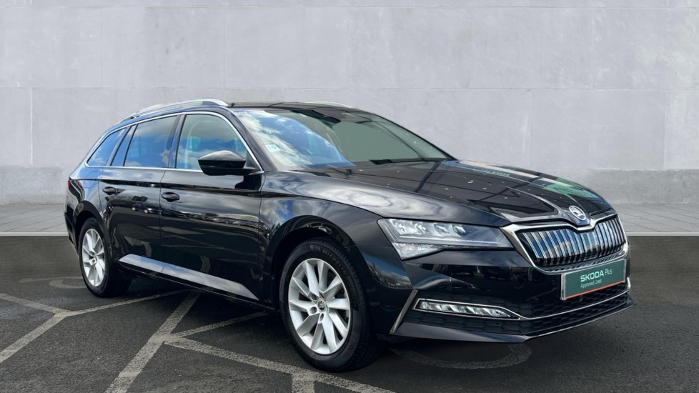 Main listing image - Skoda Superb Estate