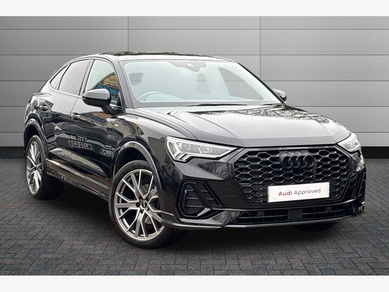 Main listing image - Audi Q3