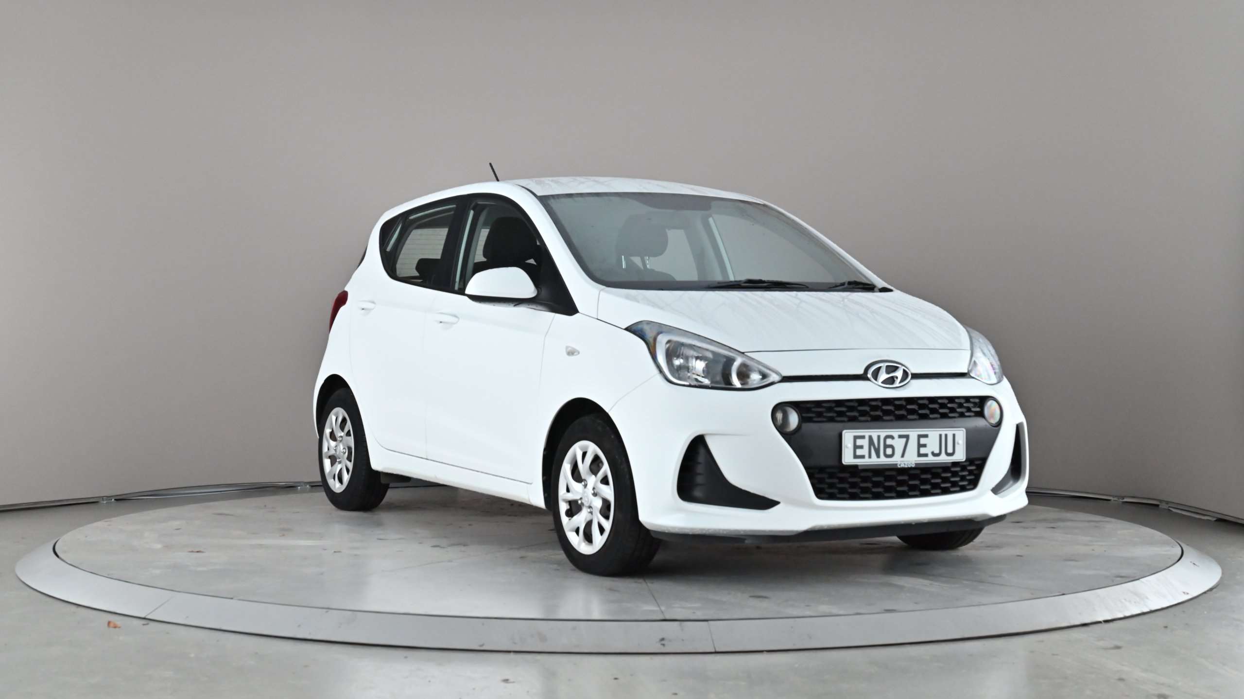 Main listing image - Hyundai i10