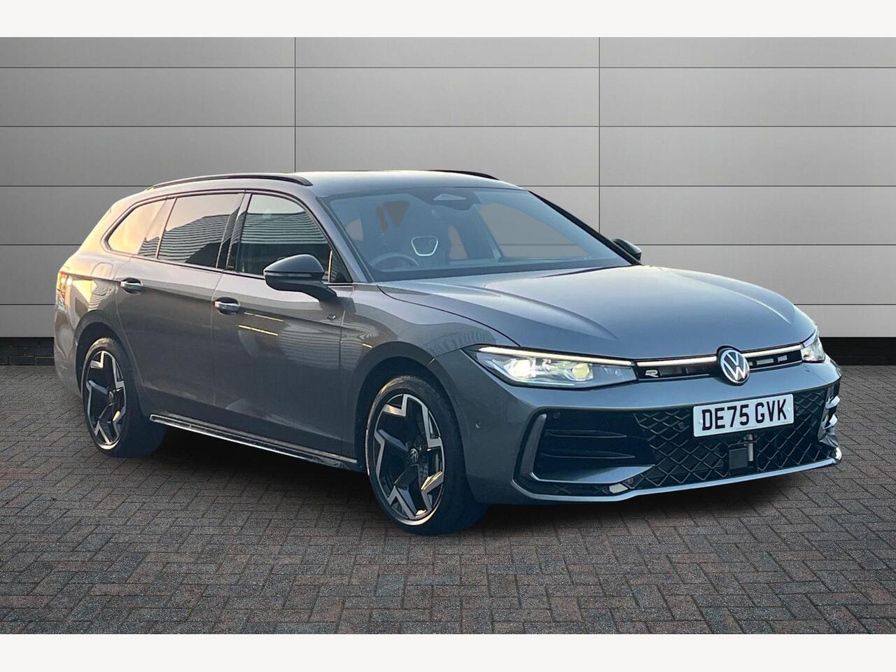 Main listing image - Volkswagen Passat
