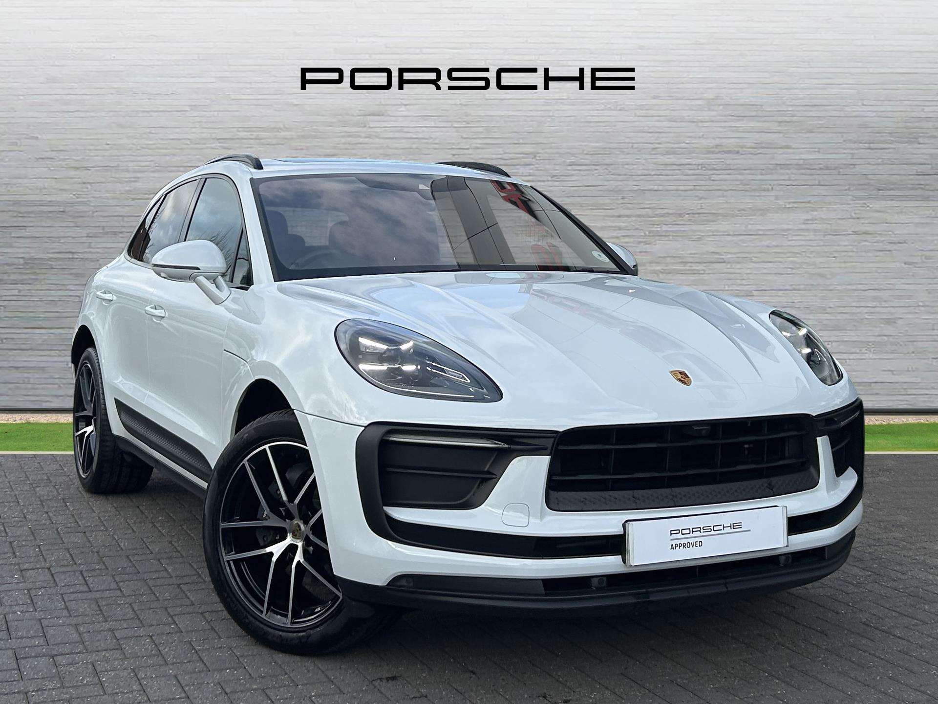 Main listing image - Porsche Macan