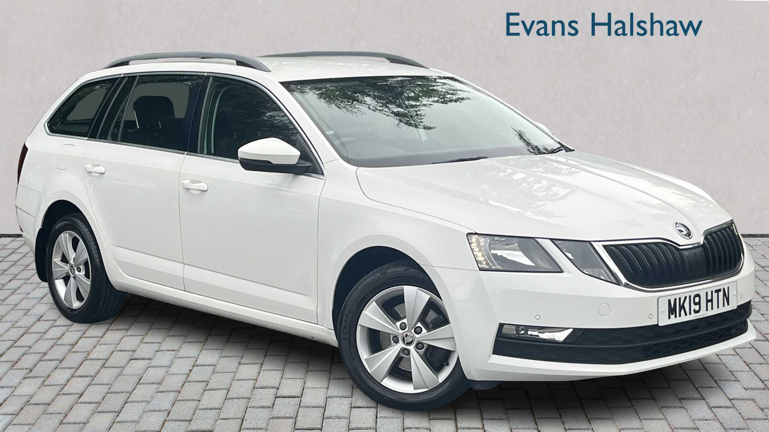 Main listing image - Skoda Octavia Estate