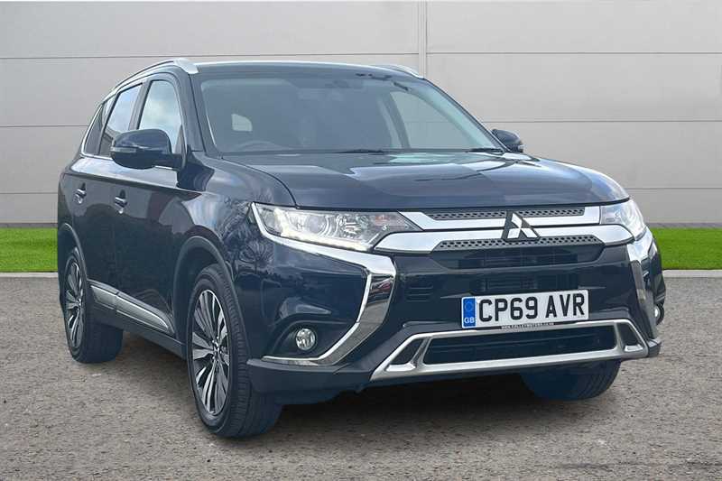 Main listing image - Mitsubishi Outlander