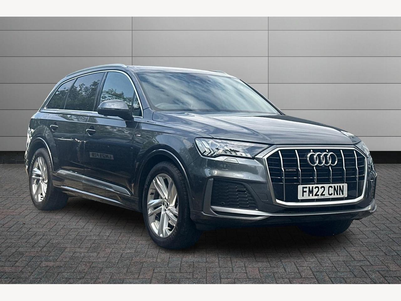 Main listing image - Audi Q7