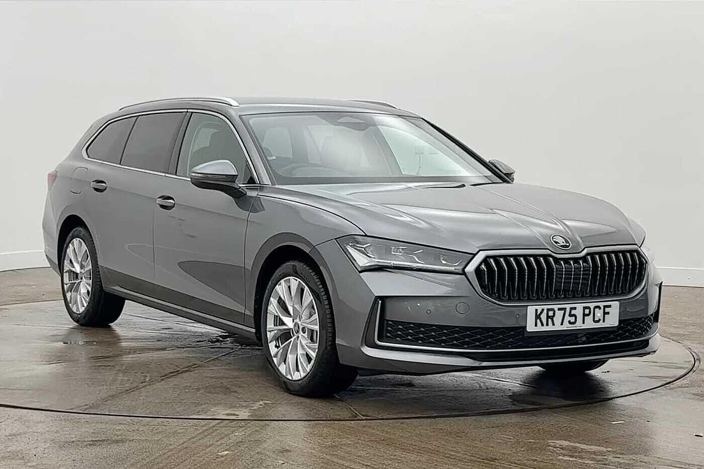 Main listing image - Skoda Superb