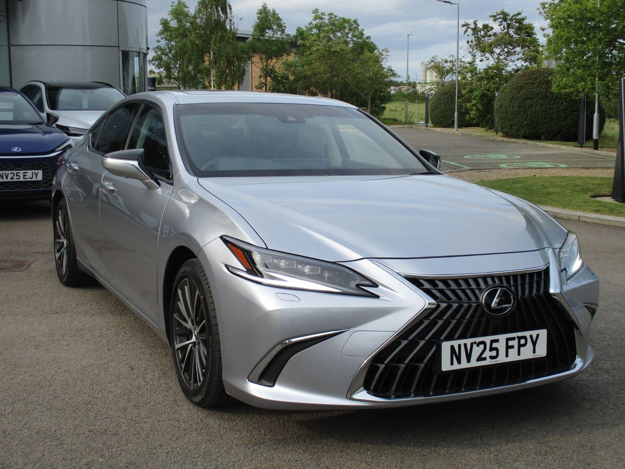 Main listing image - Lexus ES