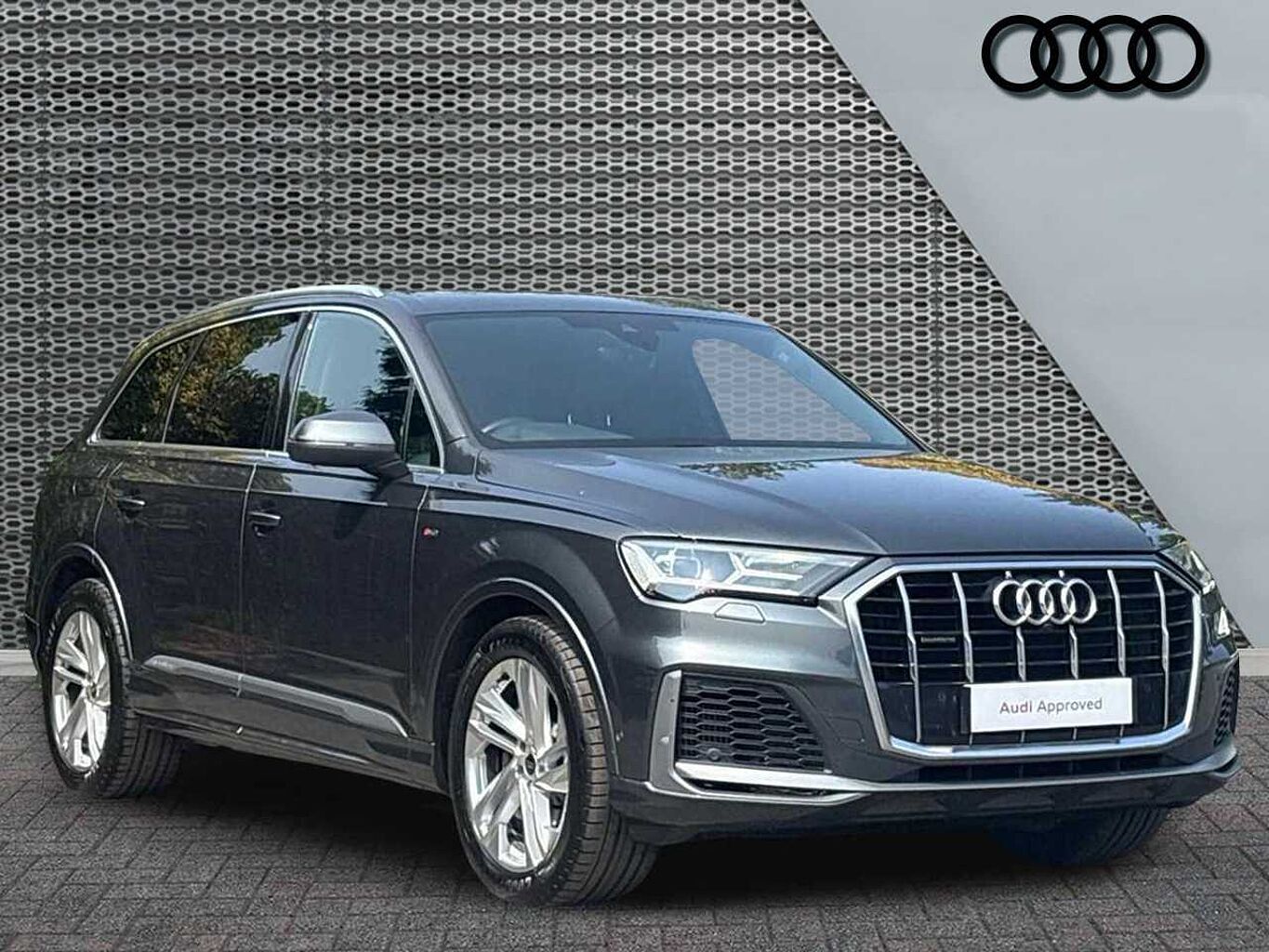 Main listing image - Audi Q7