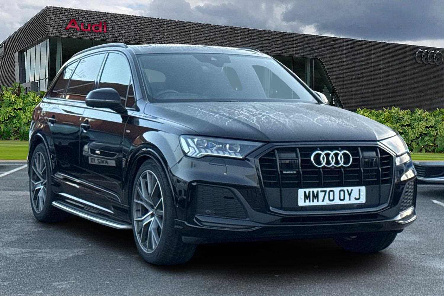 Main listing image - Audi Q7