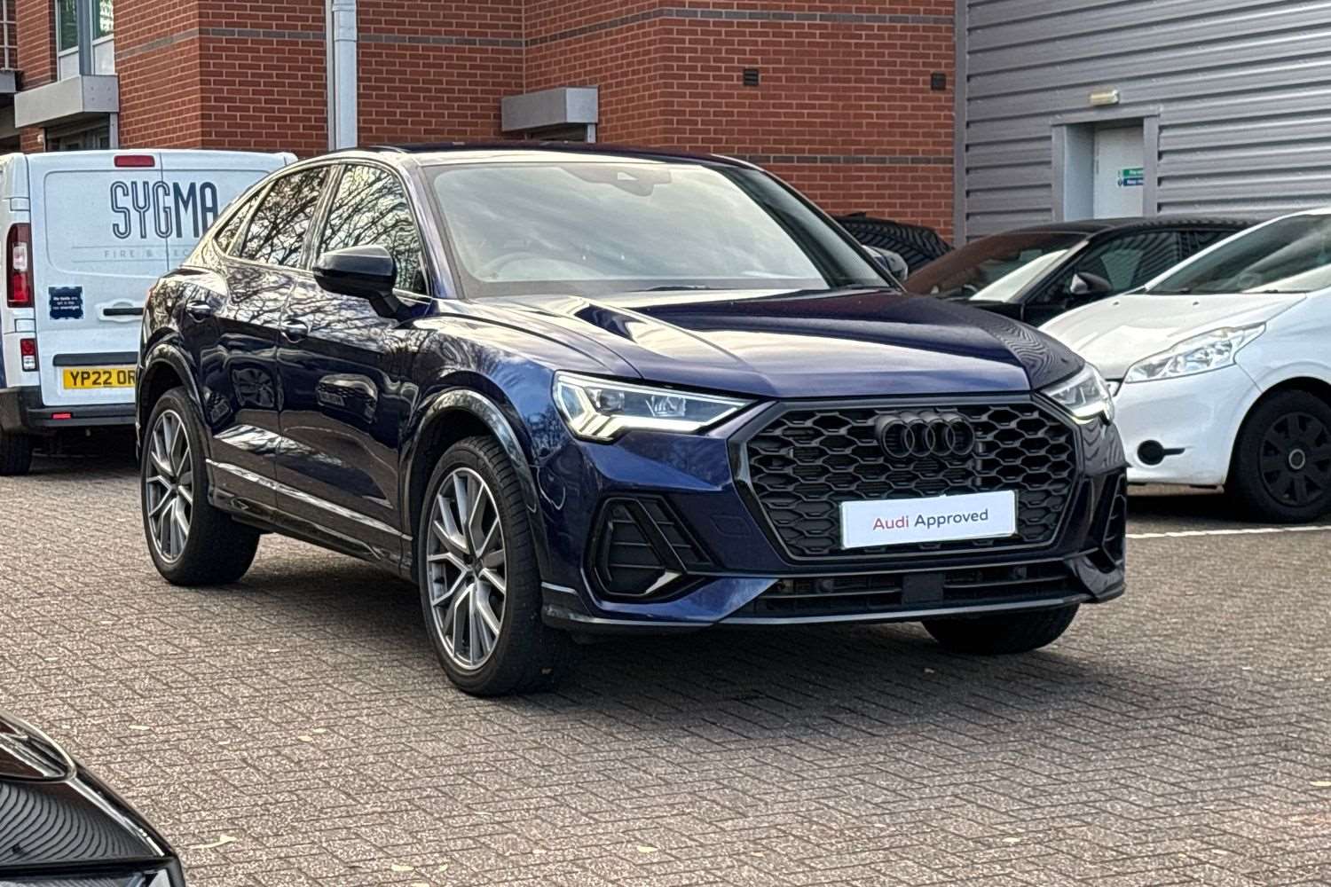 Main listing image - Audi Q3