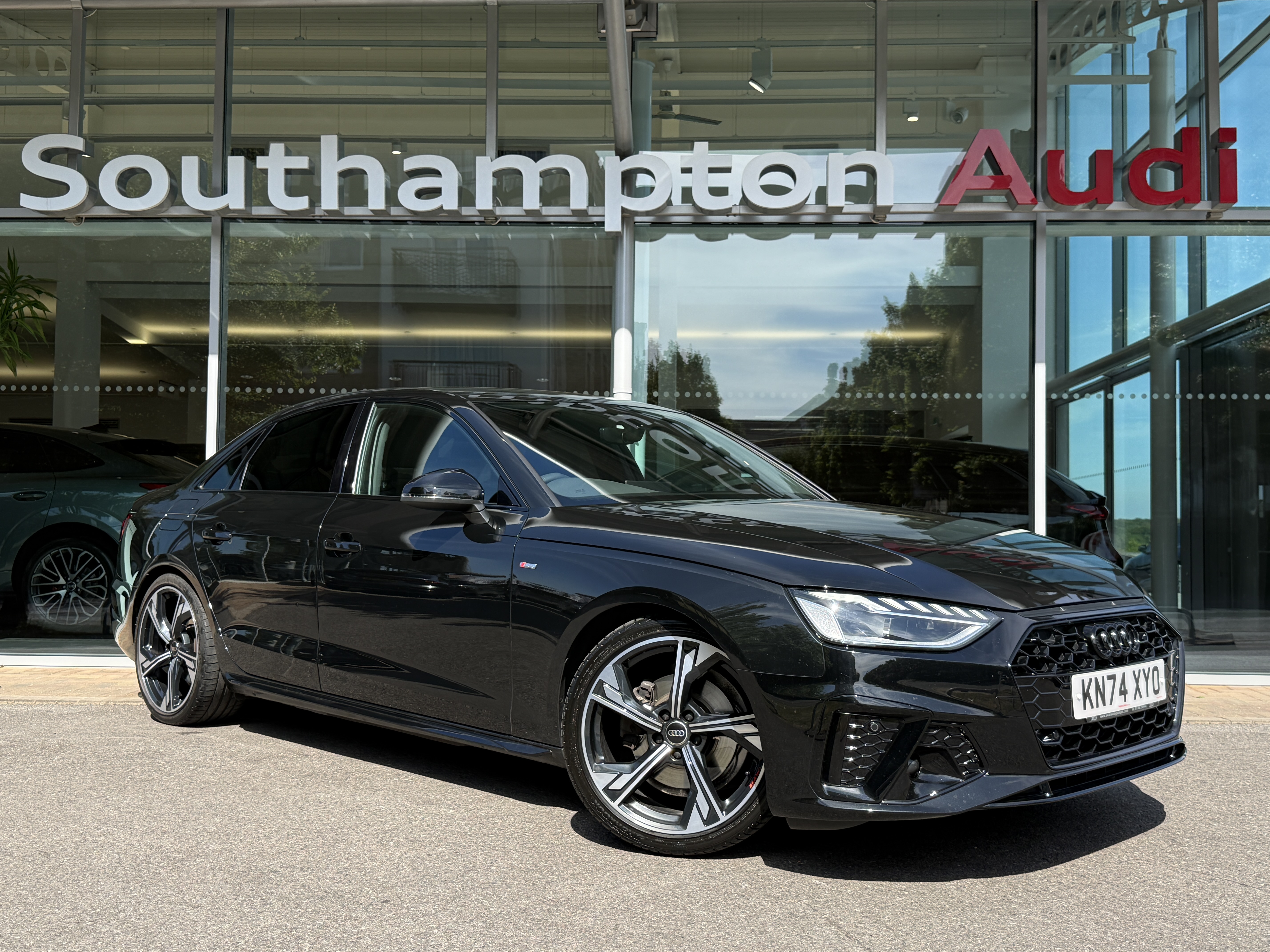 Main listing image - Audi A4