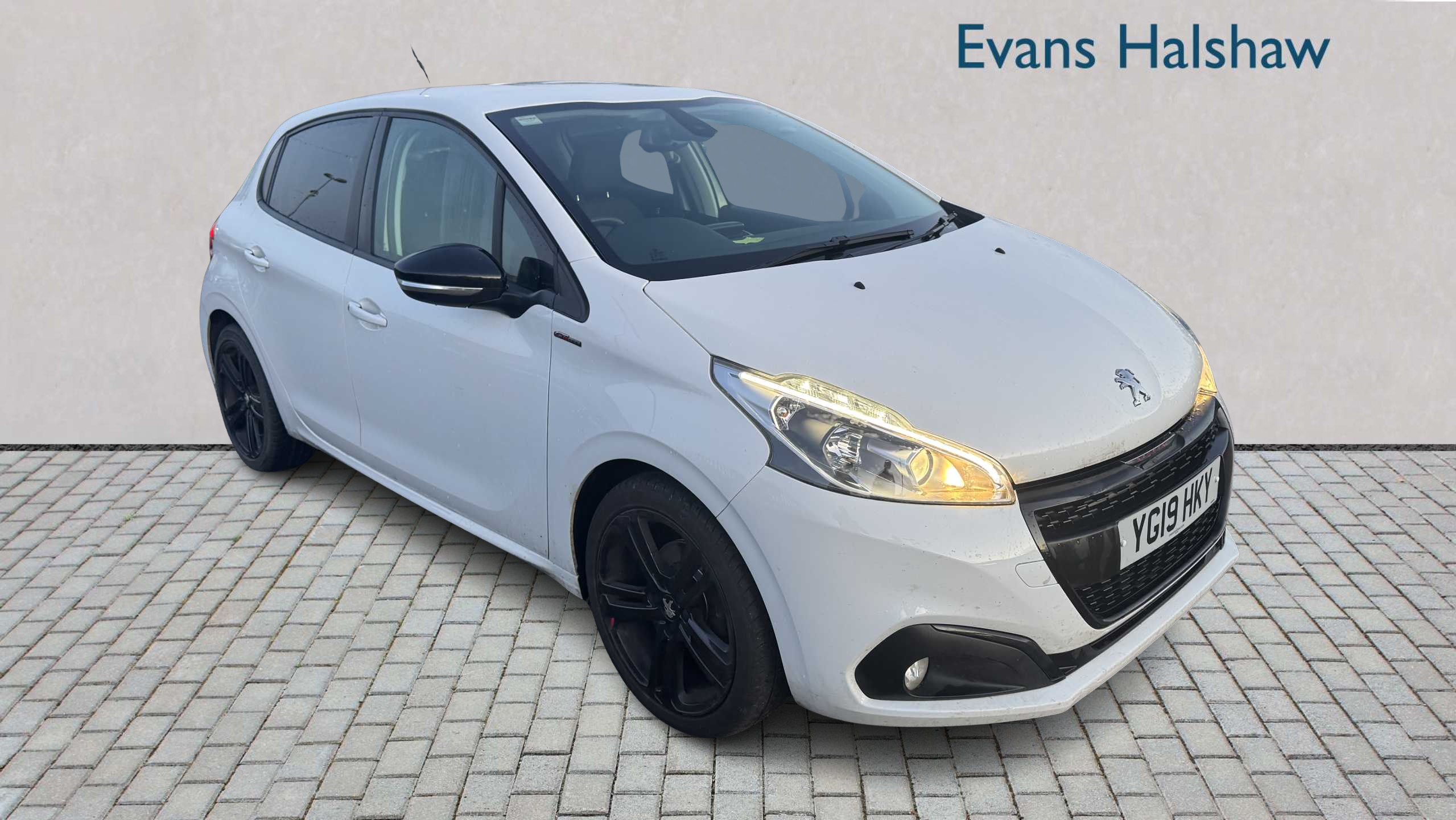 Main listing image - Peugeot 208