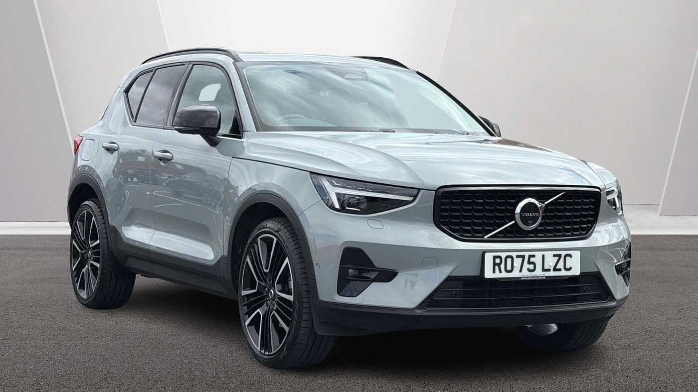 Main listing image - Volvo XC40