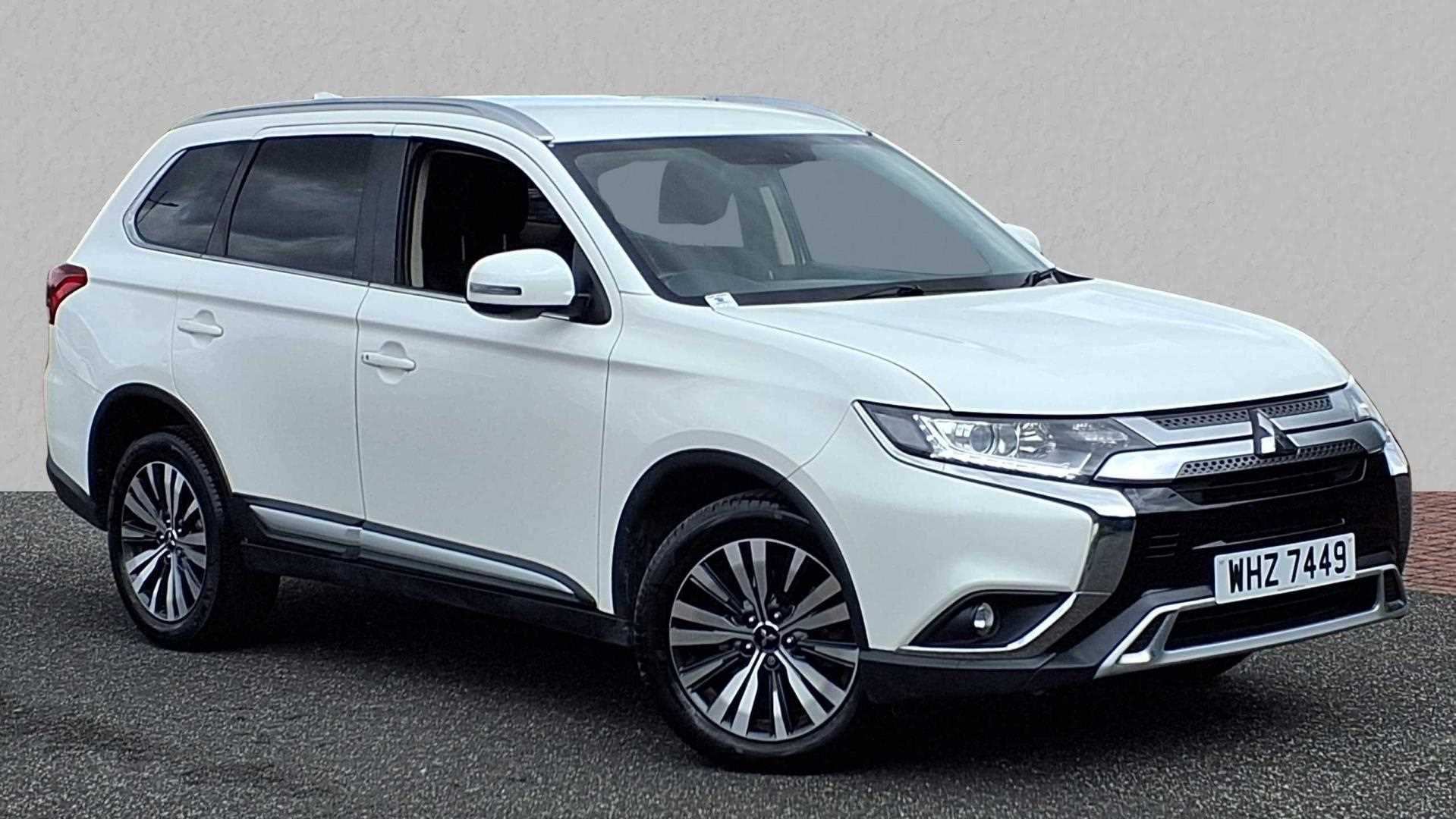 Main listing image - Mitsubishi Outlander