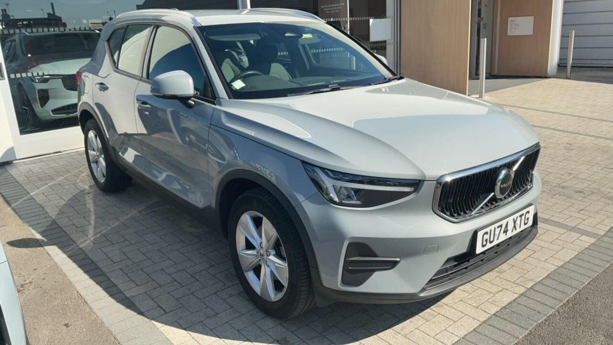 Main listing image - Volvo XC40