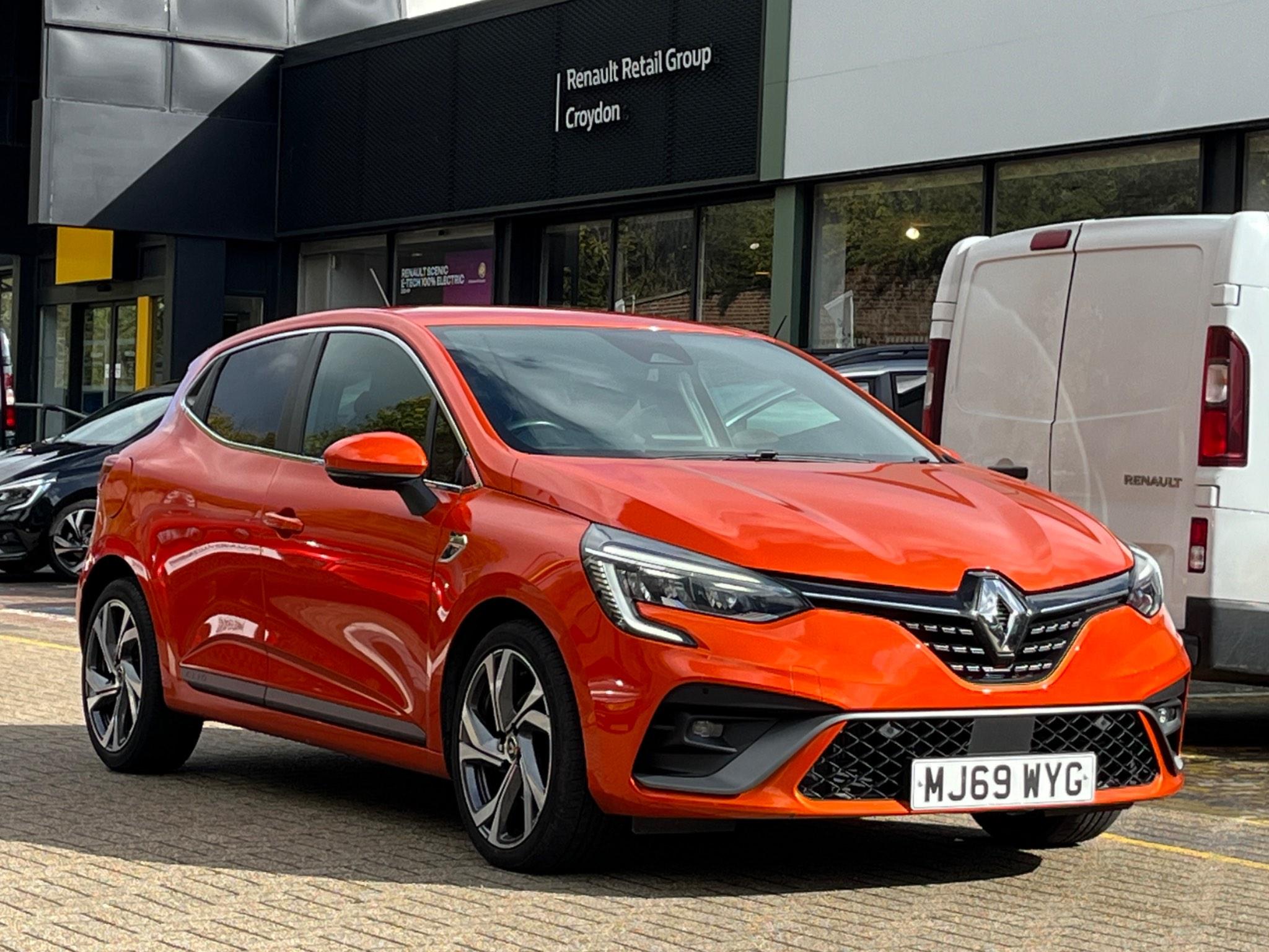 Main listing image - Renault Clio