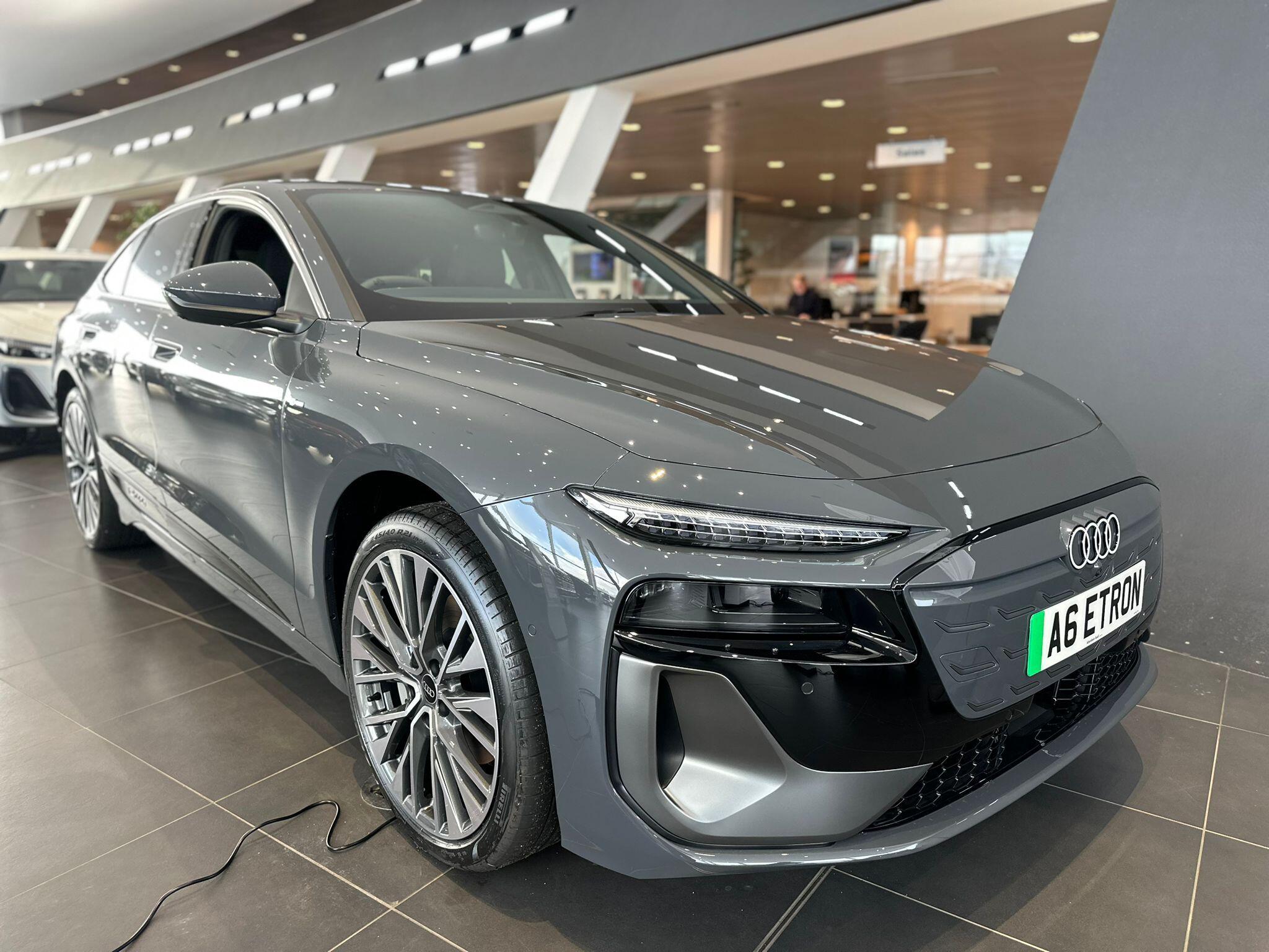 Main listing image - Audi A6