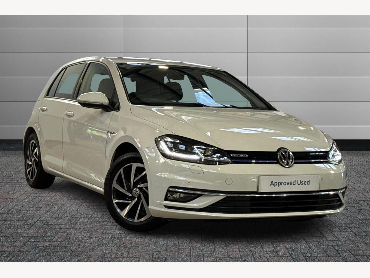 Main listing image - Volkswagen Golf