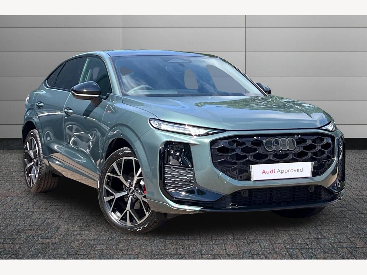 Main listing image - Audi Q3