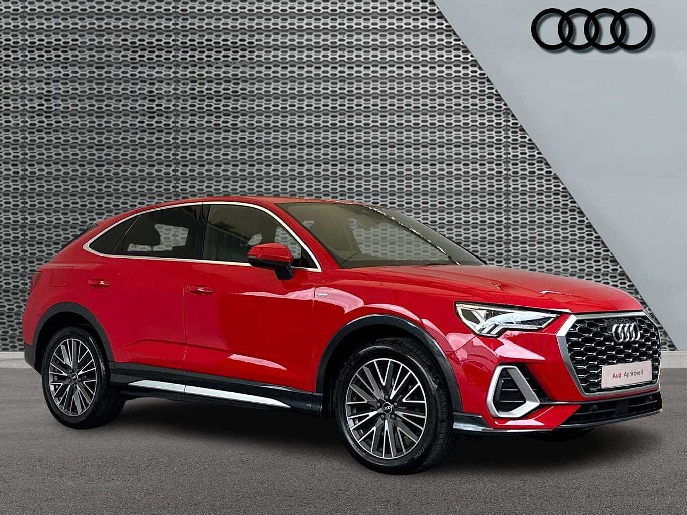 Main listing image - Audi Q3