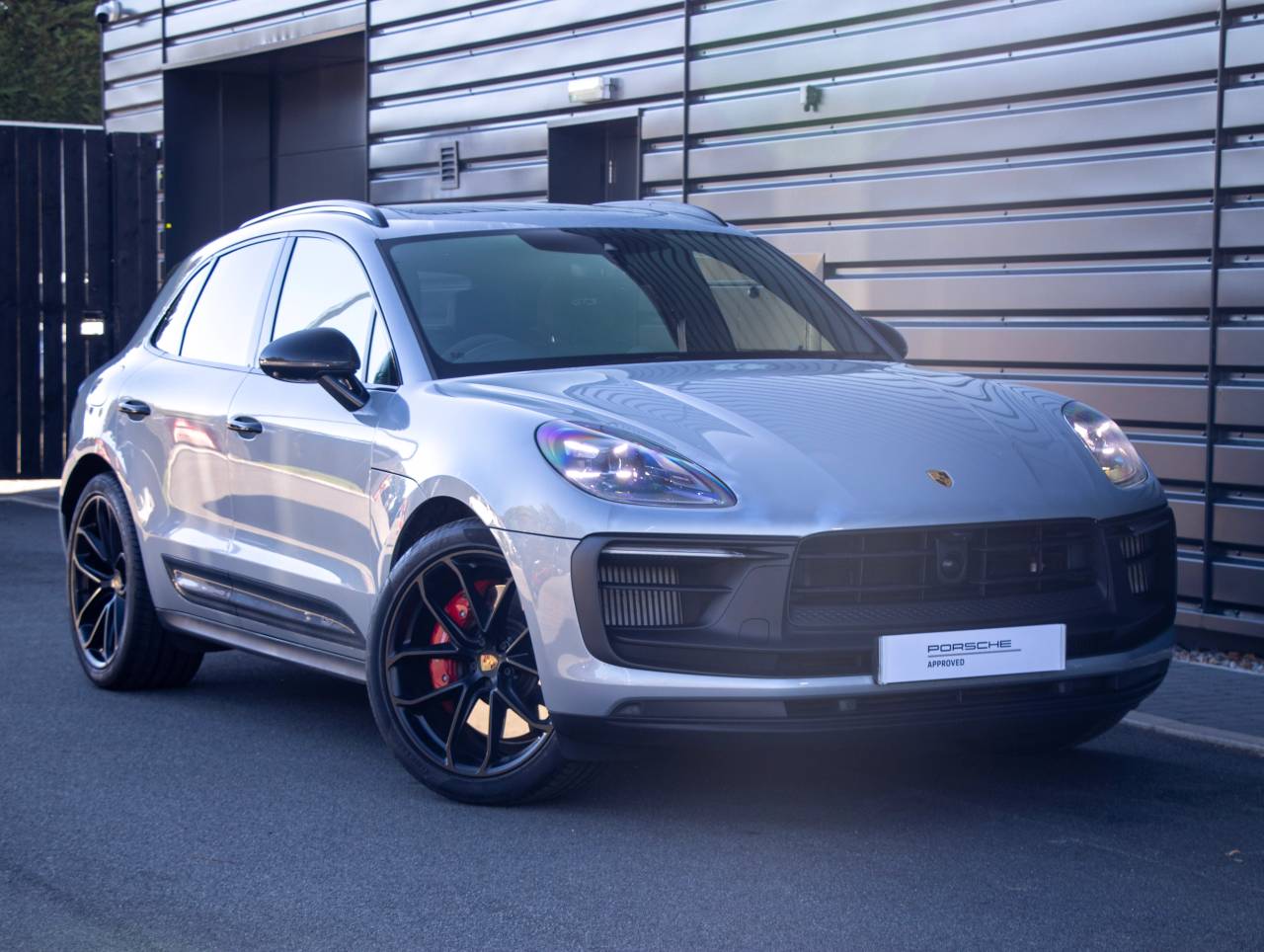 Main listing image - Porsche Macan