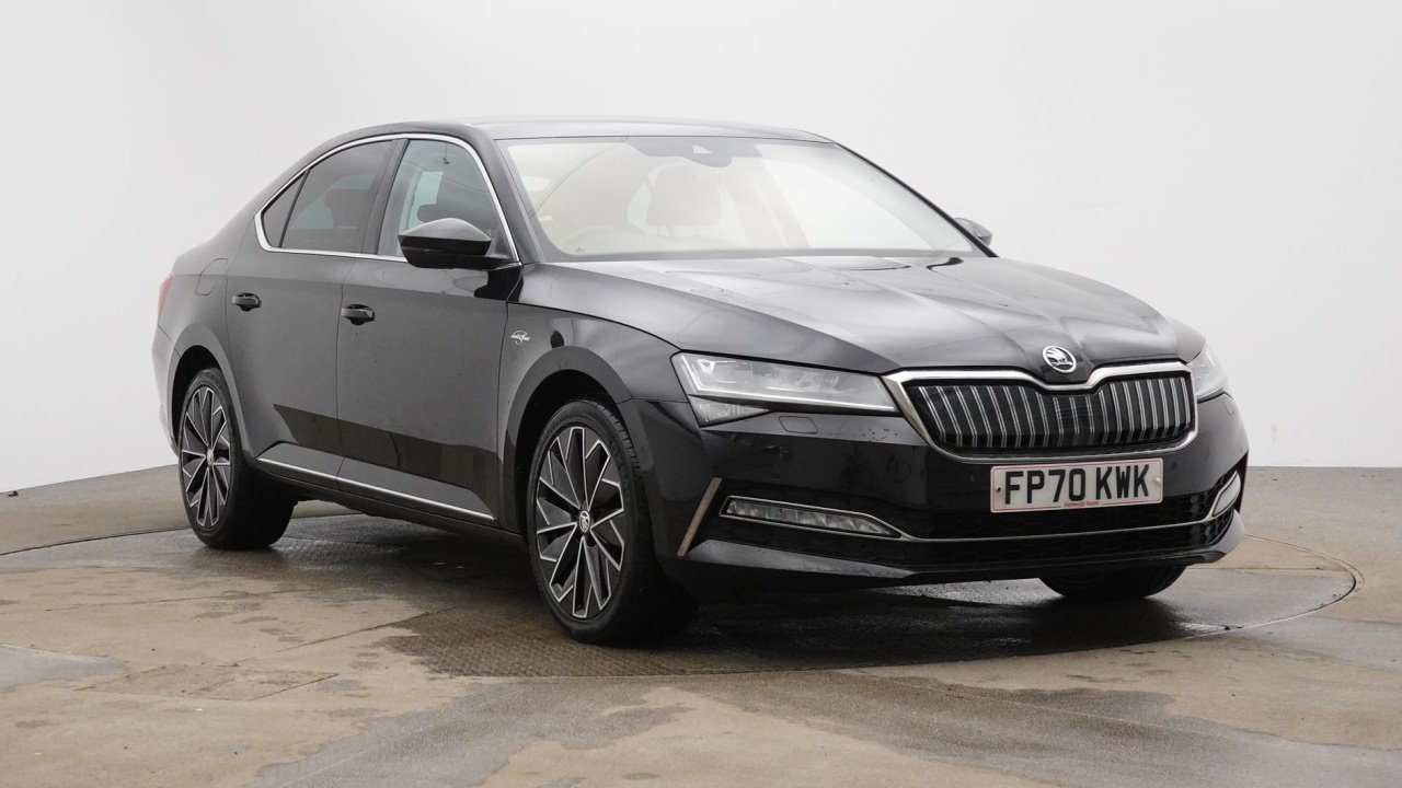 Main listing image - Skoda Superb