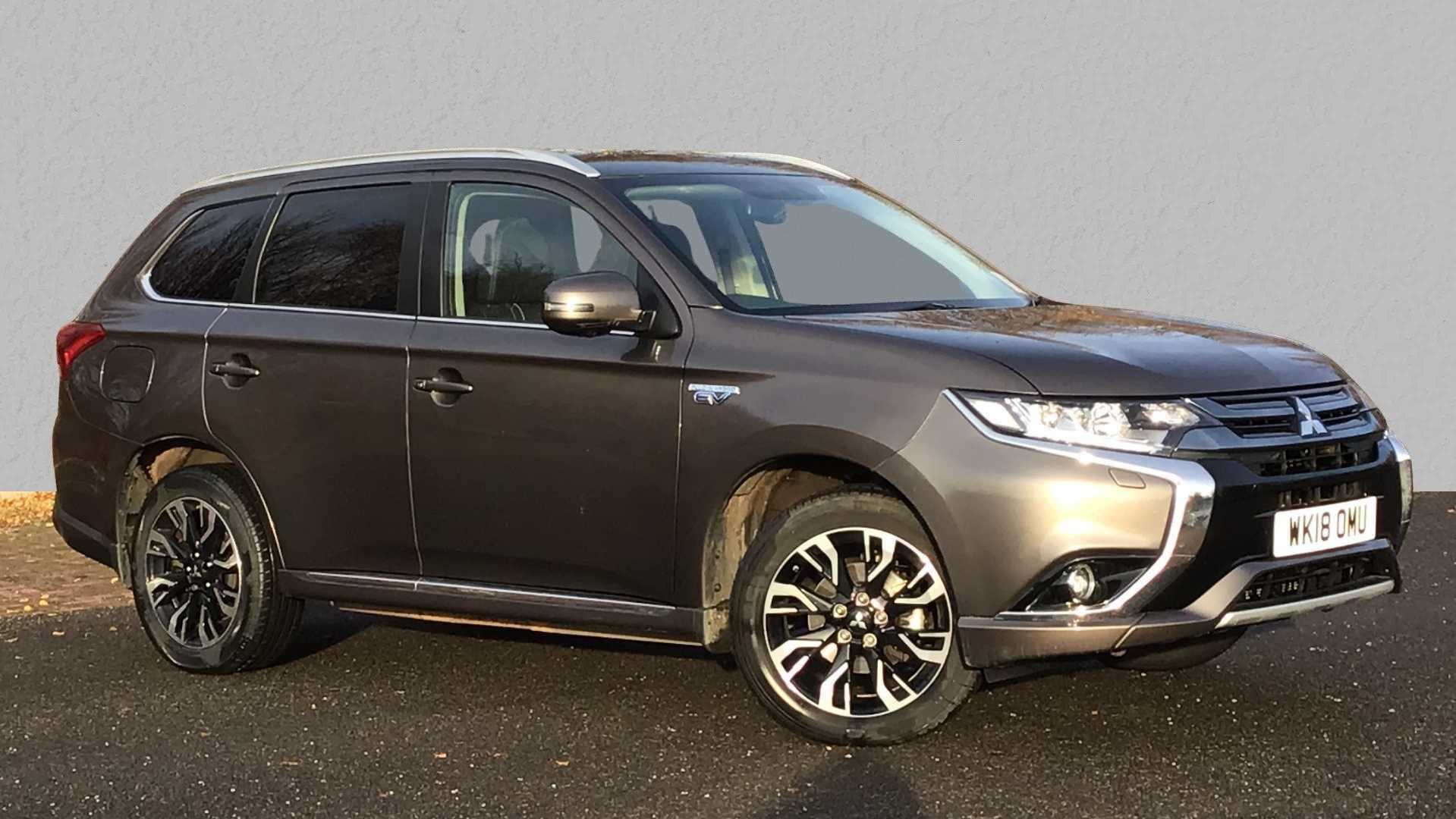 Main listing image - Mitsubishi Outlander