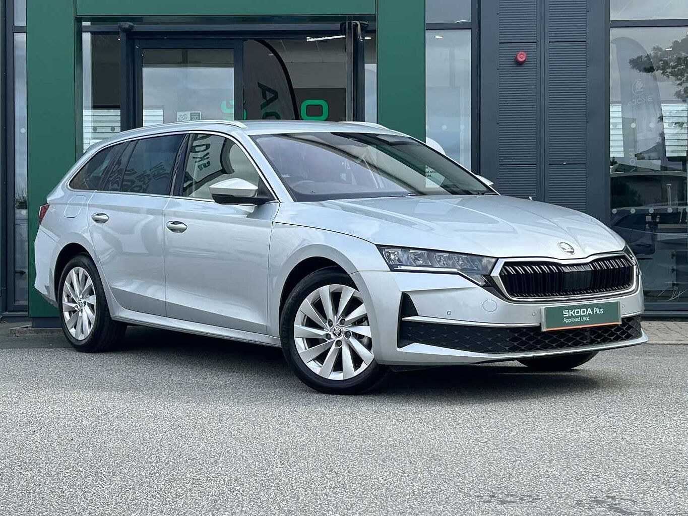 Main listing image - Skoda Octavia Estate