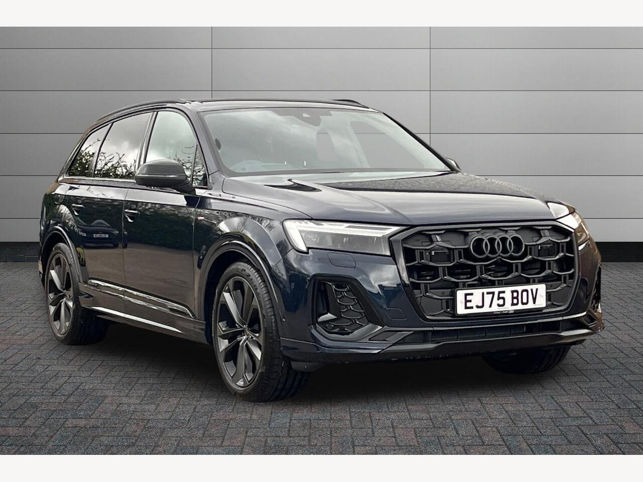 Main listing image - Audi Q7