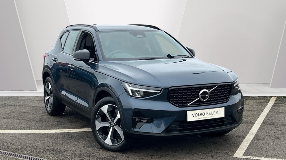Main listing image - Volvo XC40