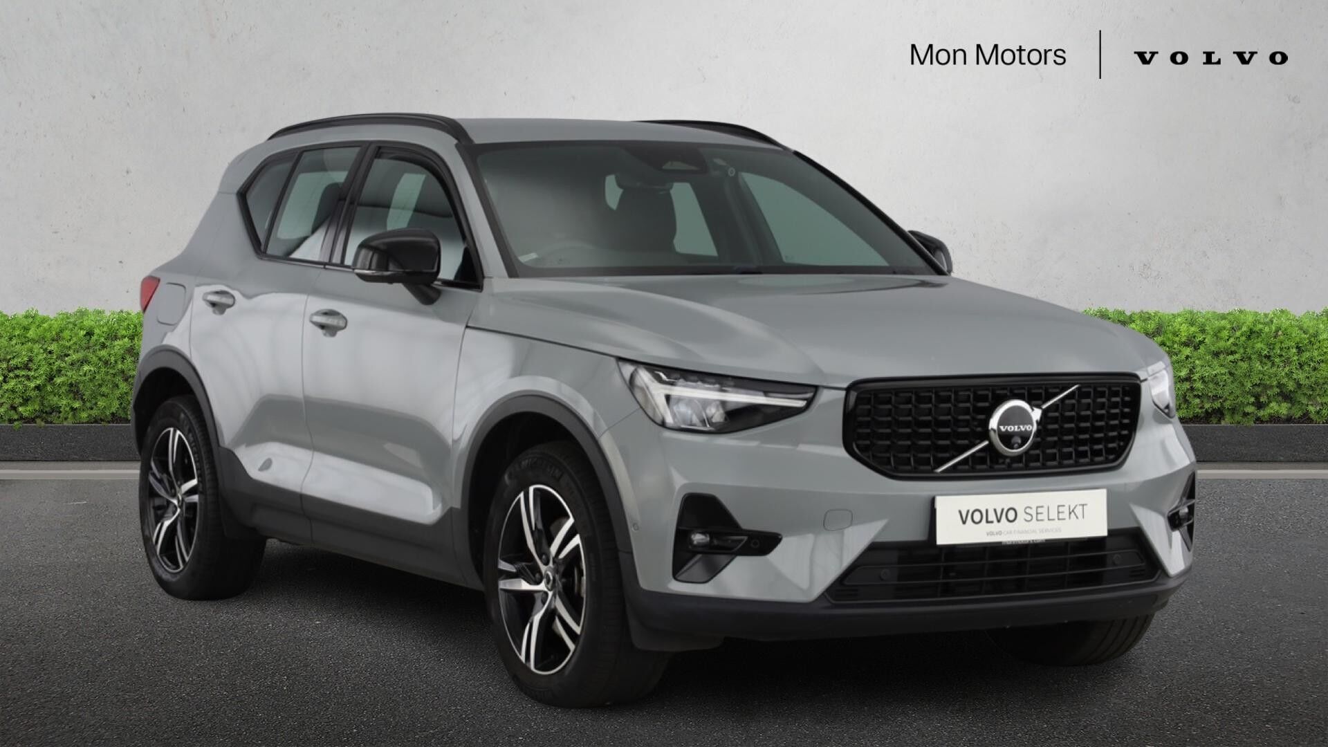 Main listing image - Volvo XC40
