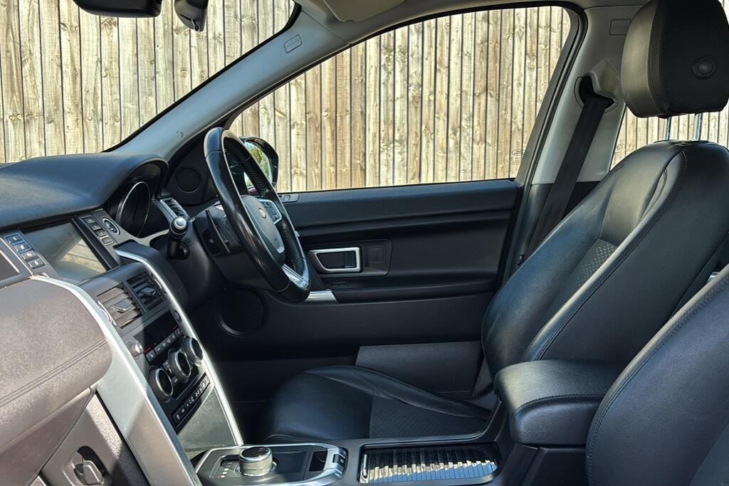 Main listing image - Land Rover Discovery Sport