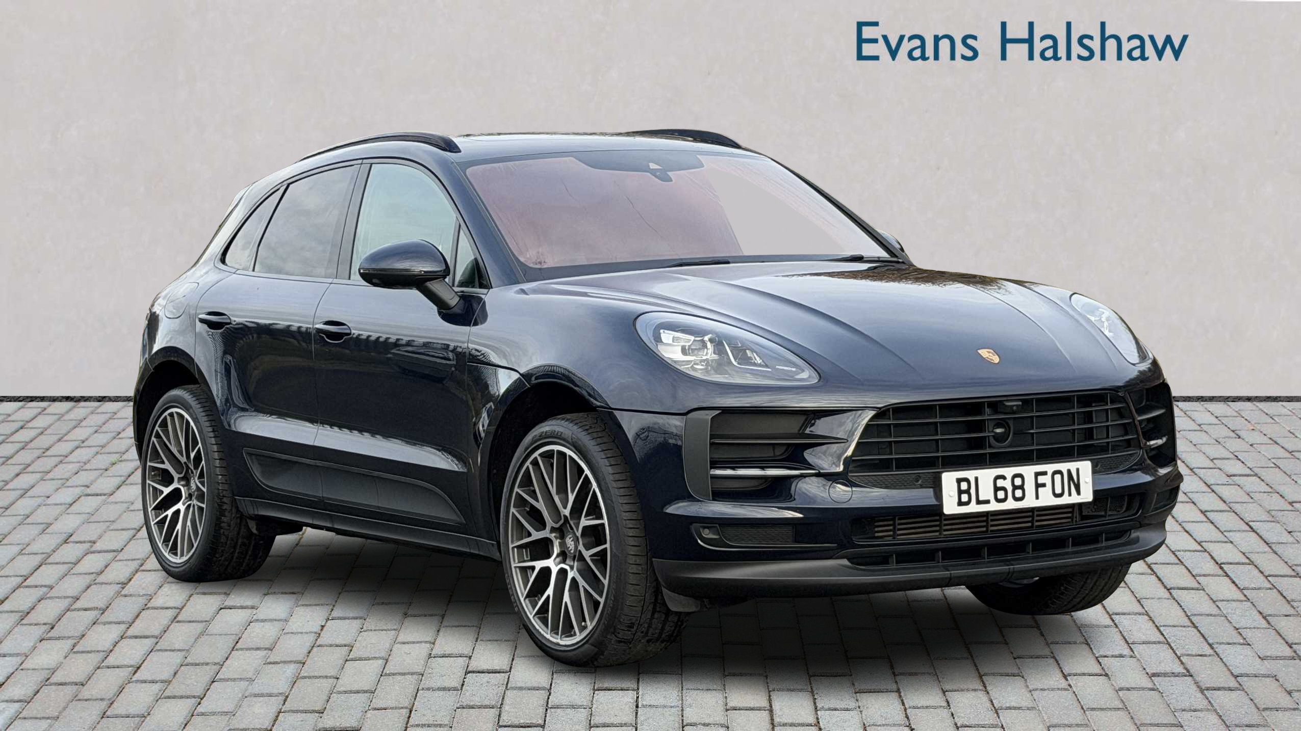 Main listing image - Porsche Macan