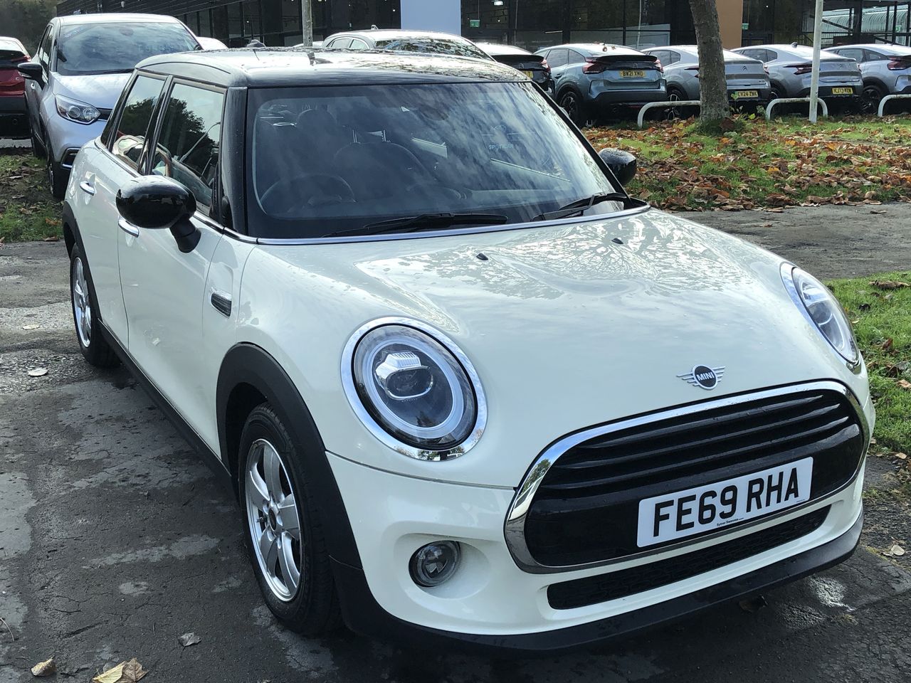 Main listing image - MINI Hatchback 5dr