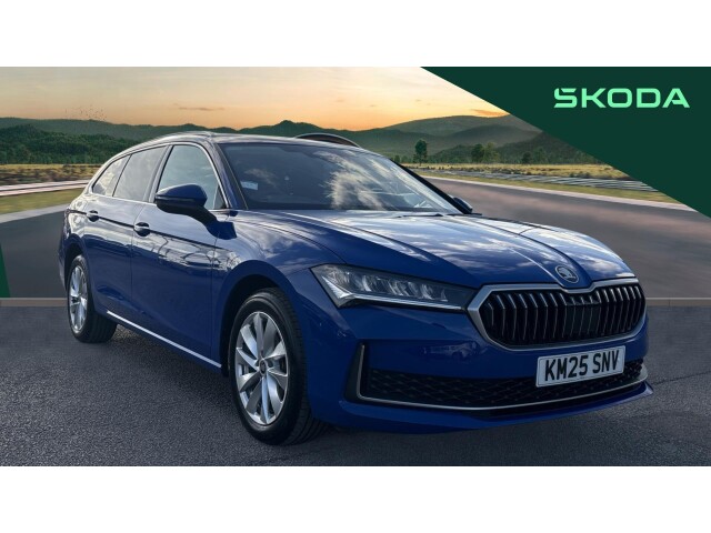 Main listing image - Skoda Superb Estate