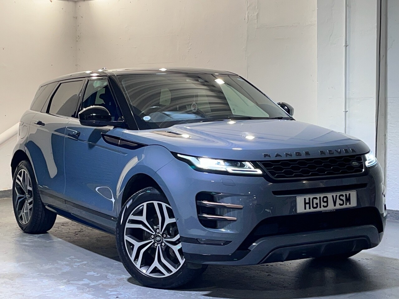 Main listing image - Land Rover Range Rover Evoque