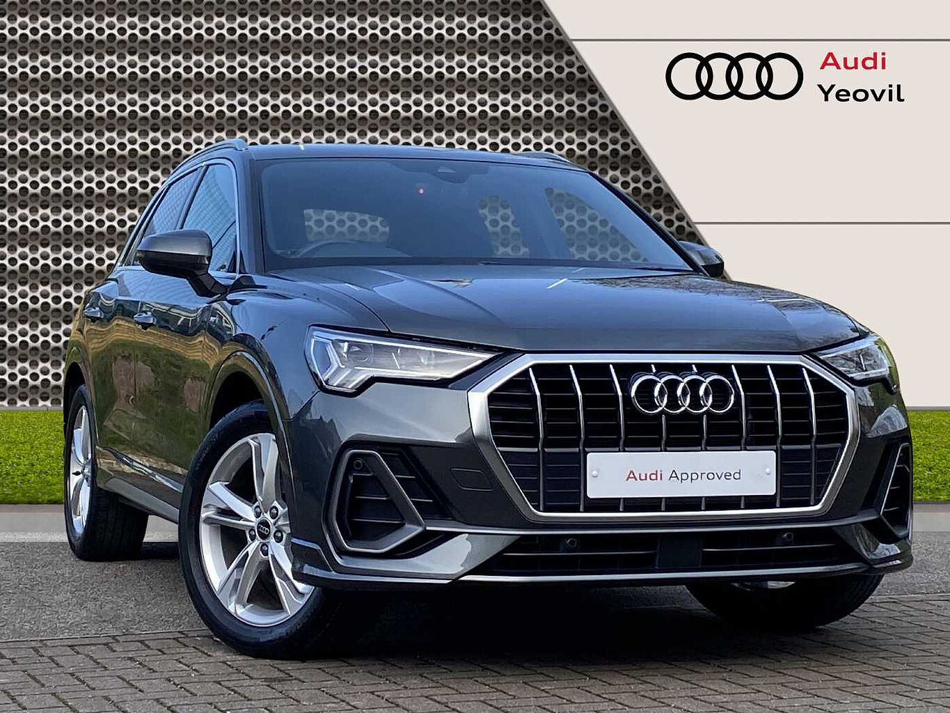 Main listing image - Audi Q3