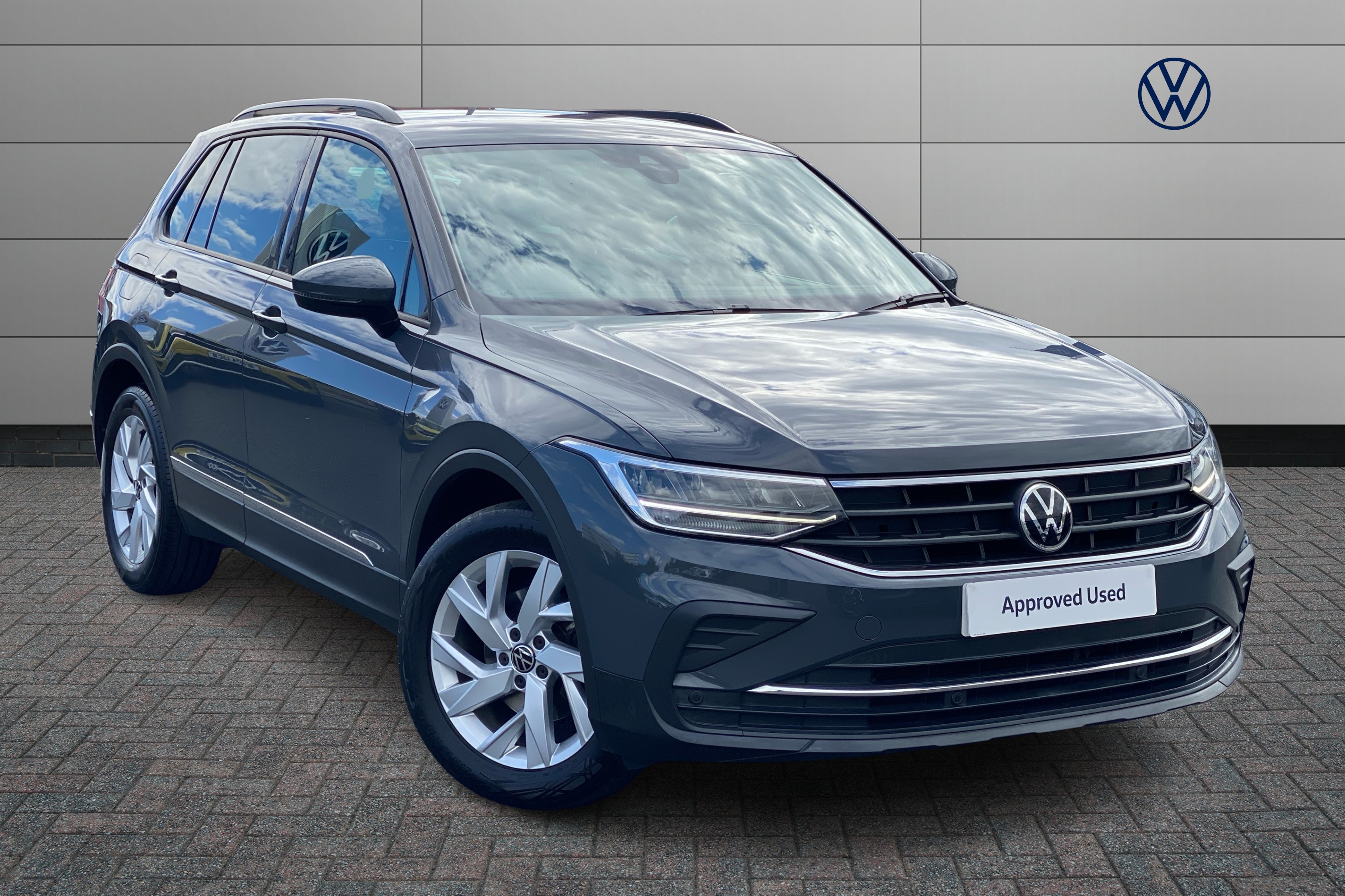 Main listing image - Volkswagen Tiguan