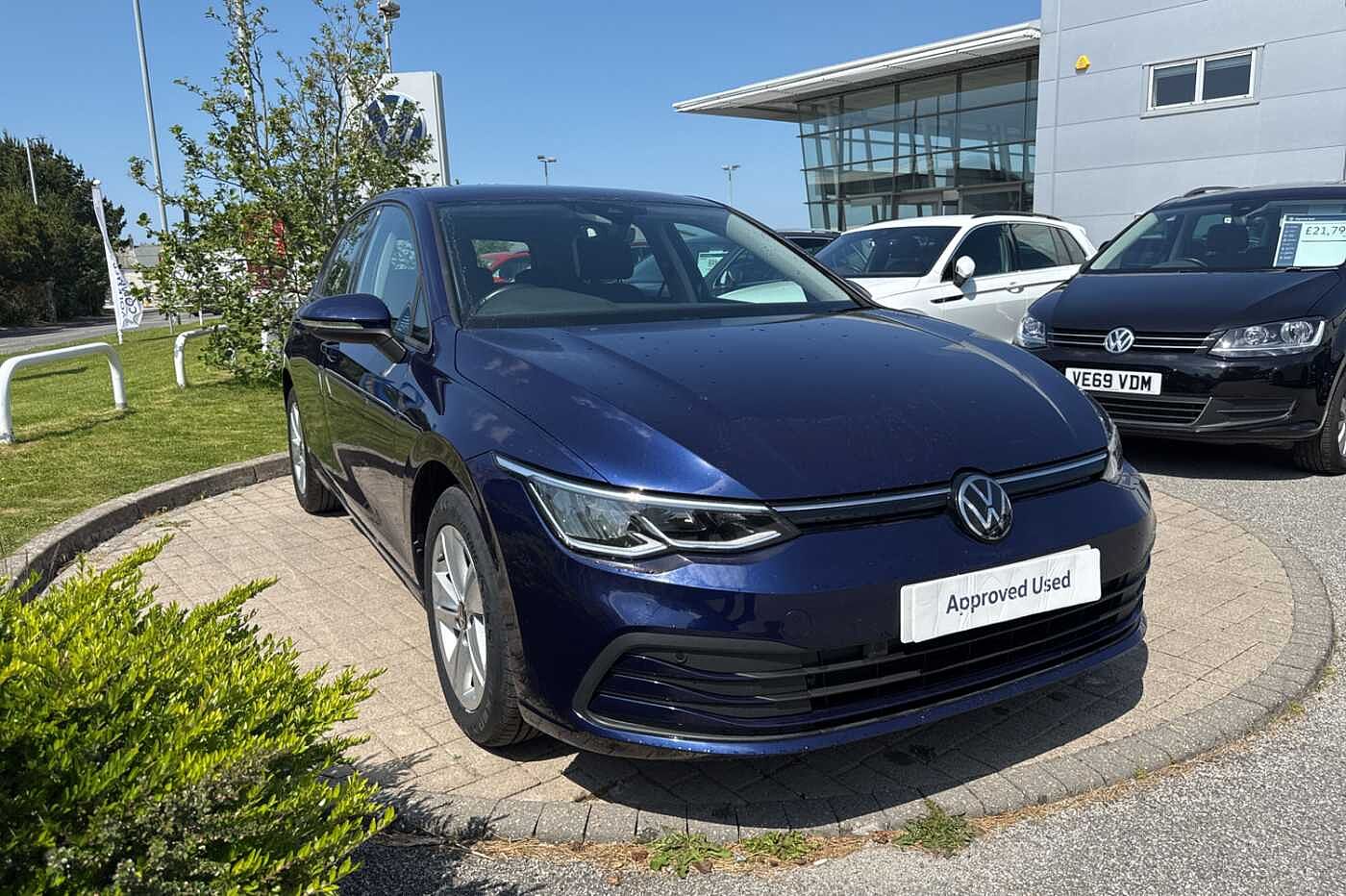 Main listing image - Volkswagen Golf