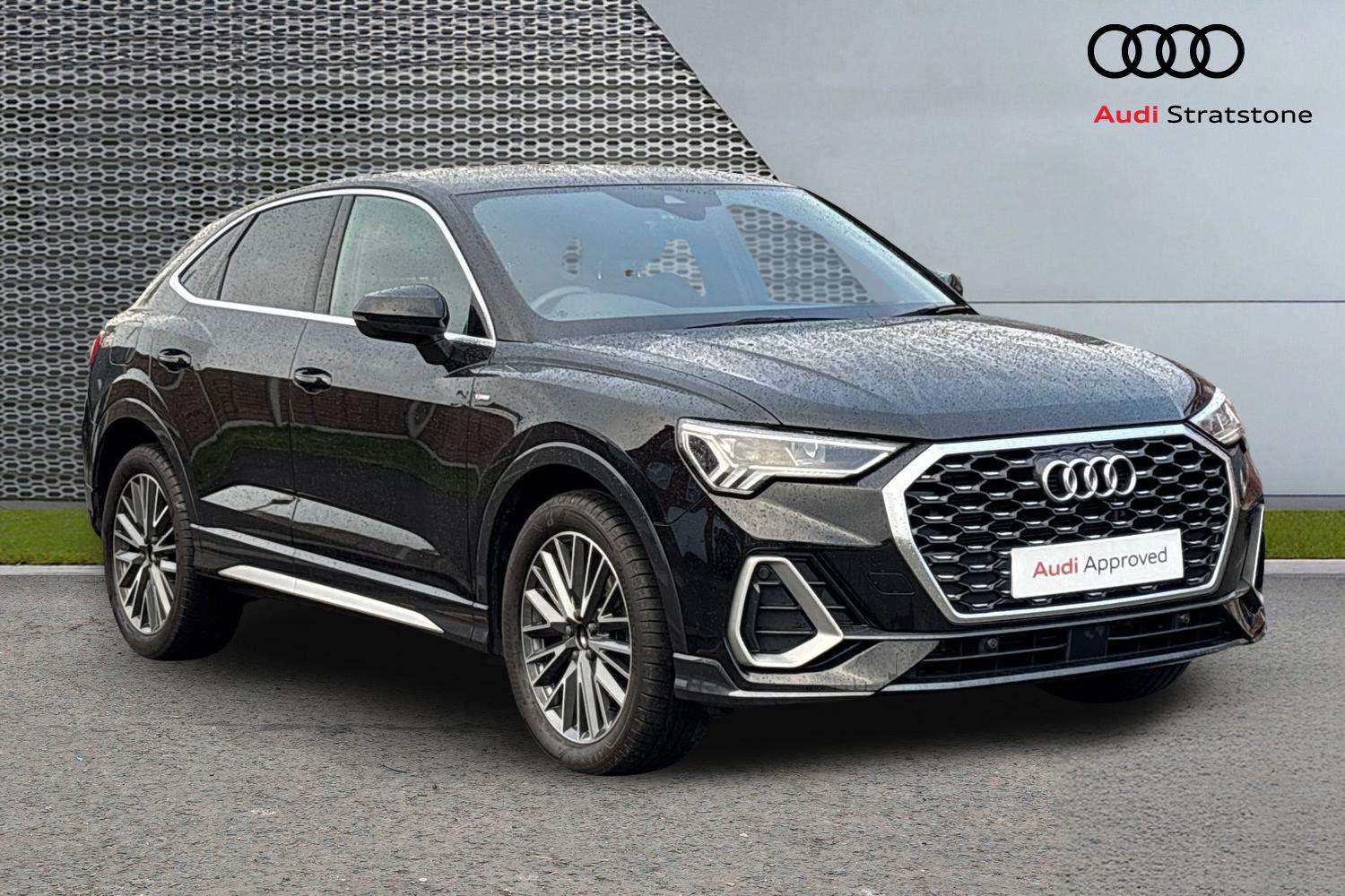 Main listing image - Audi Q3