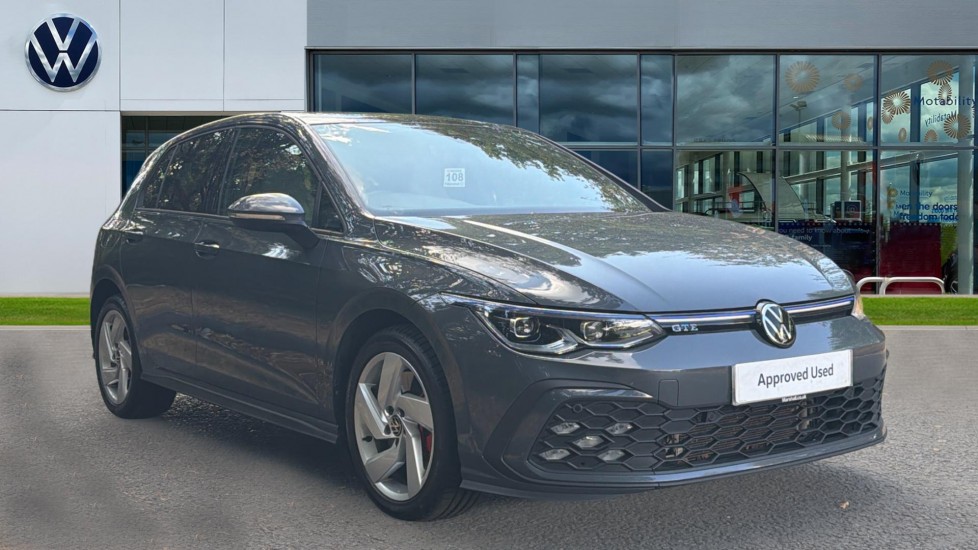 Main listing image - Volkswagen Golf