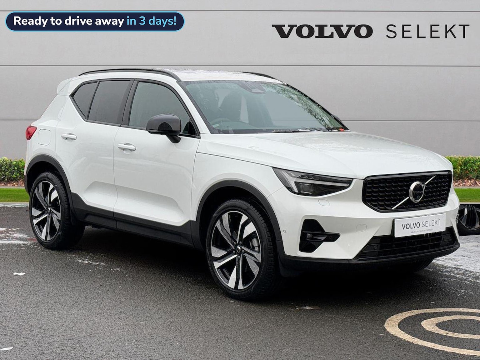 Main listing image - Volvo XC40