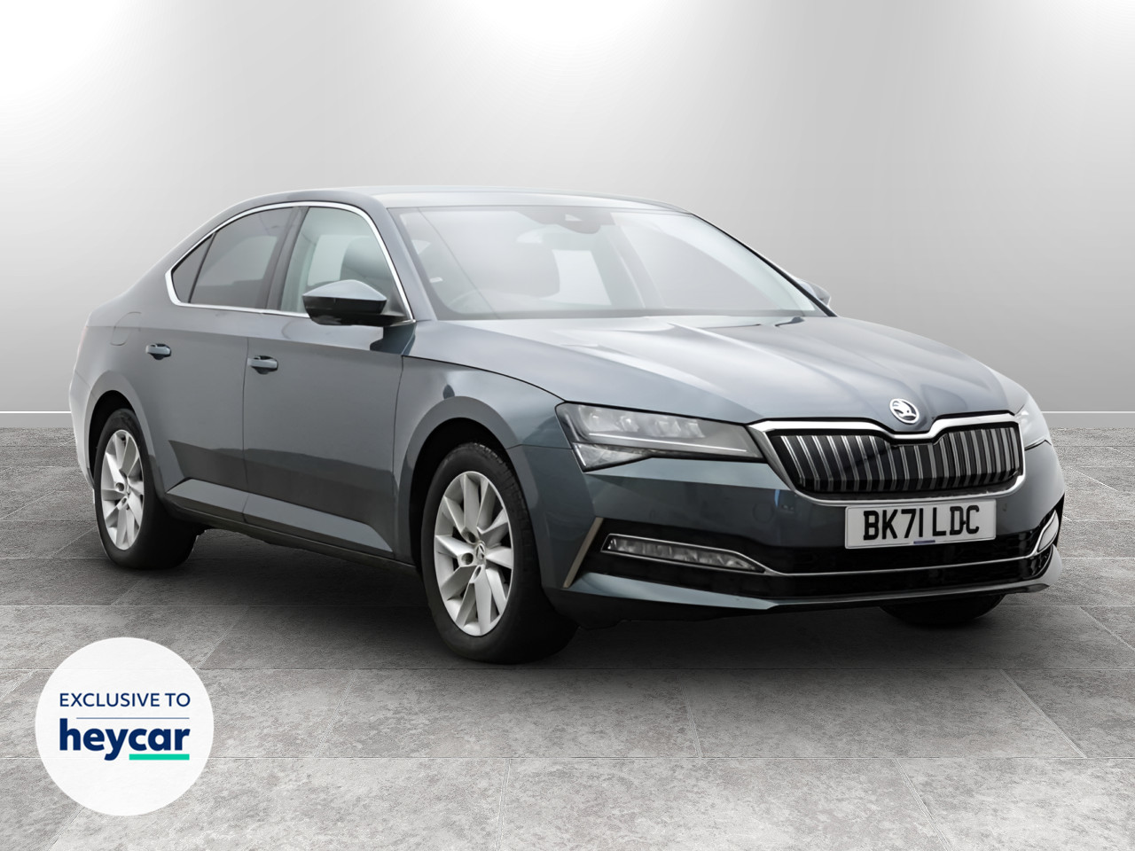 Main listing image - Skoda Superb