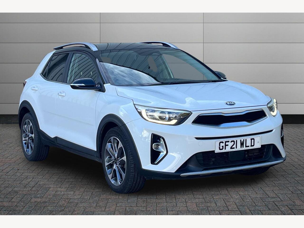 Main listing image - Kia Stonic
