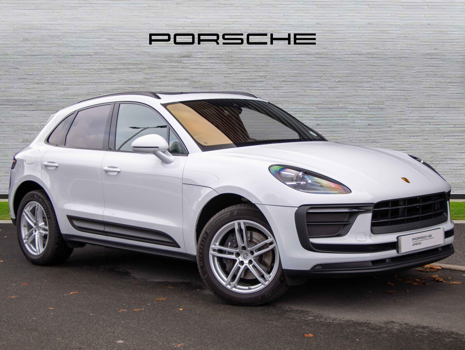 Main listing image - Porsche Macan