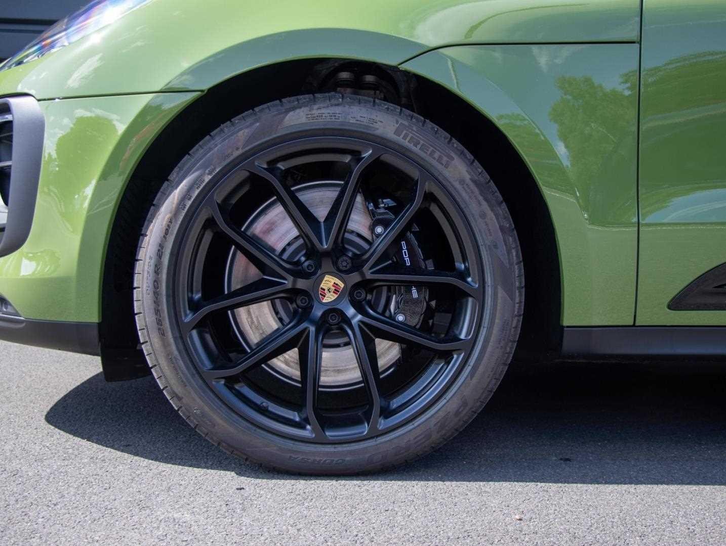 Main listing image - Porsche Macan