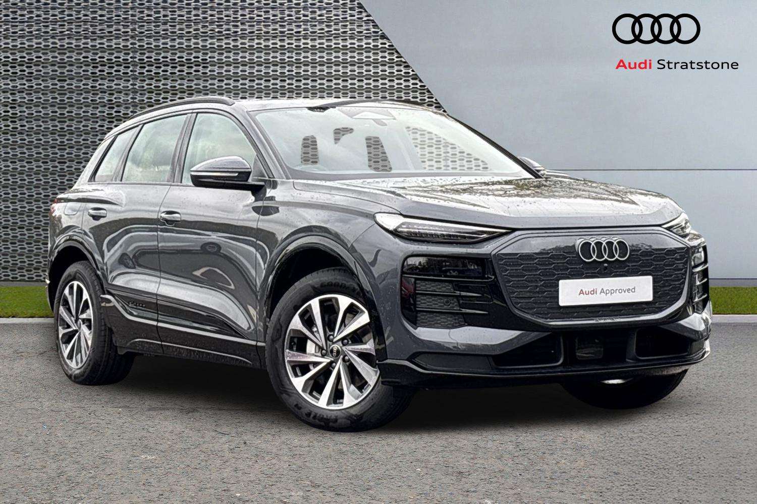 Main listing image - Audi Q6 e-tron