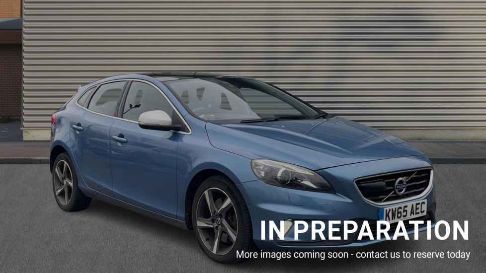 Main listing image - Volvo V40